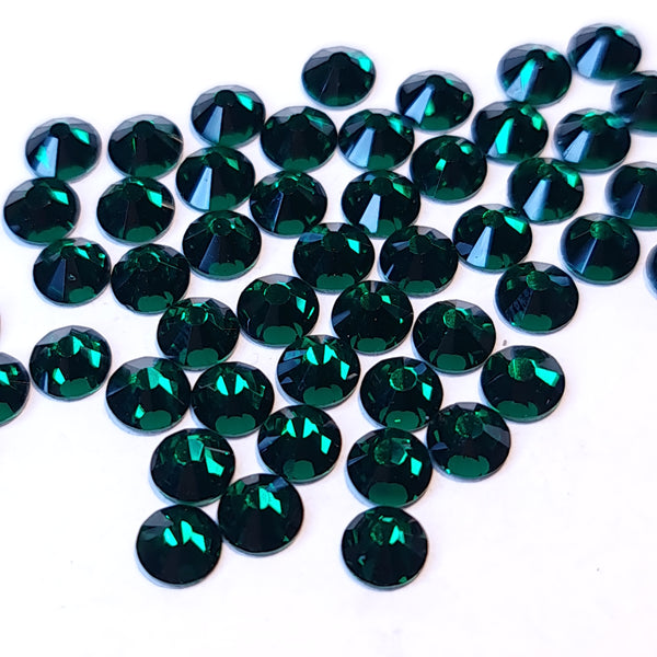 Emerald green non-hotfix flatback rhinestones