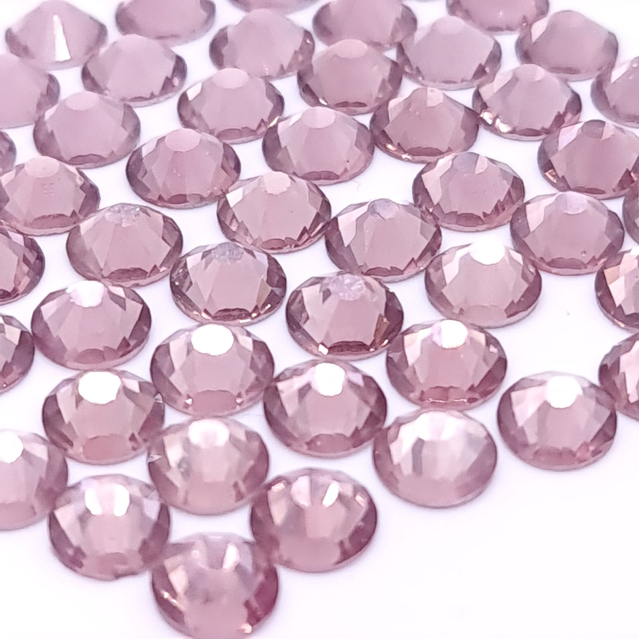 Light amethyst flatback glass rhinestones