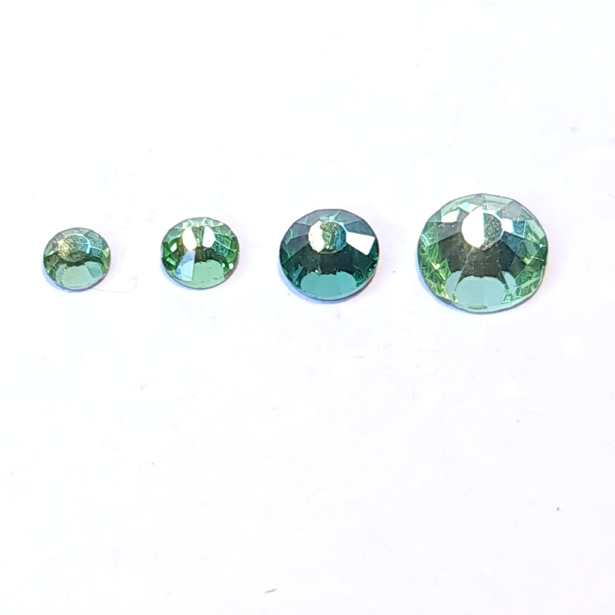 Peridot Green Non-Hotfix Flatback Glass Rhinestones
